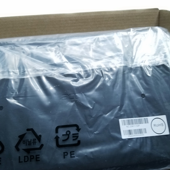 Acer Iconia Tab 10 Tablet Aluminum Body white NIB - Picture 9 of 16